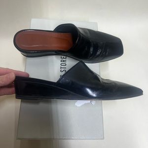 No 6 store Neema Slide